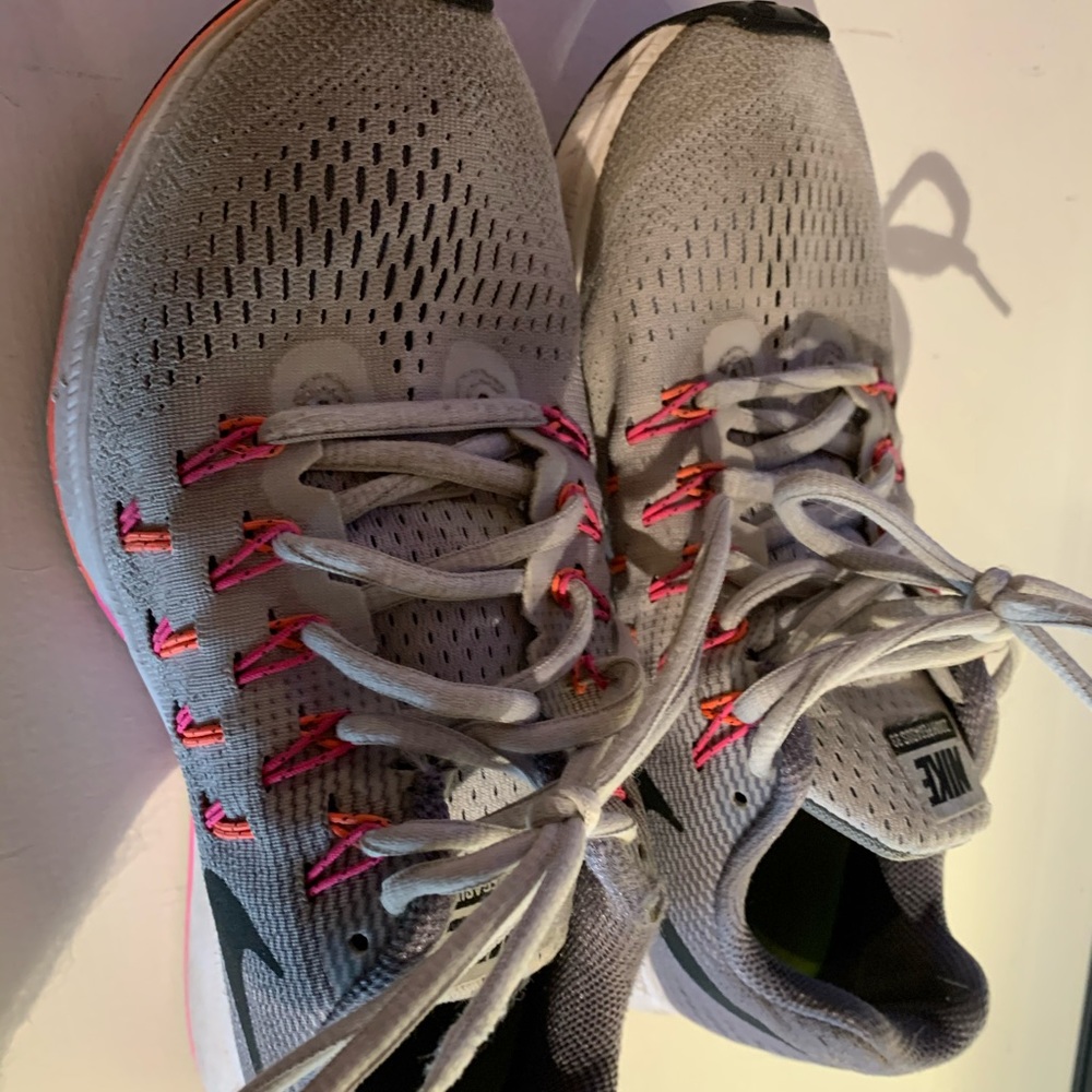 Women’s Nike Tennis Shoes size 6